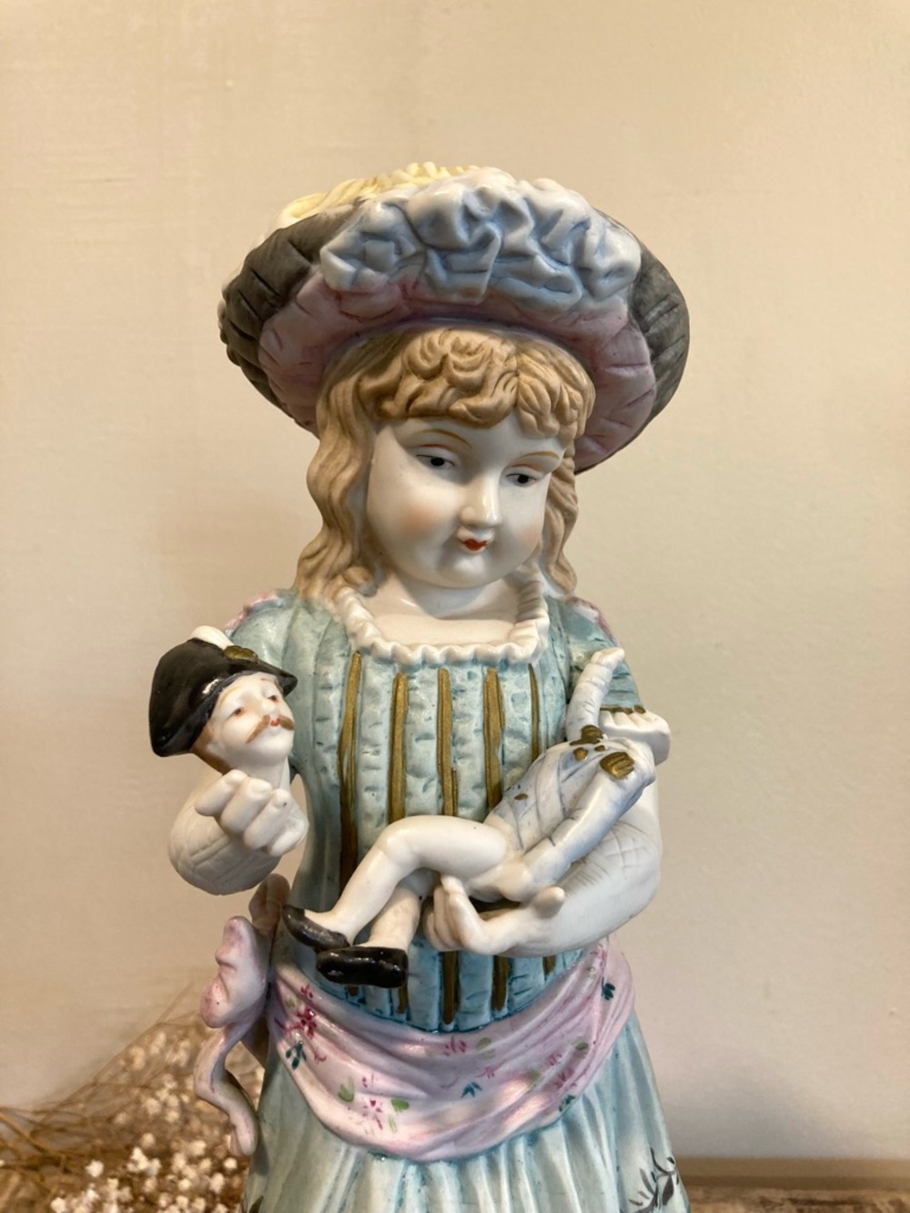 Creepy Ceramic Girl Holding Beheaded Doll Mantel Statue 16” Tall Vintage Decor - Picture 3 of 16